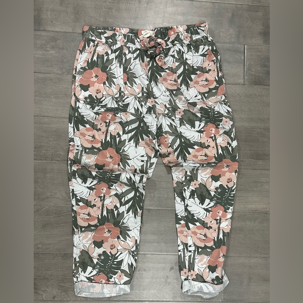 FUN PATTERNED PULL ON PANT